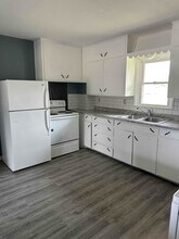 149 E 1st St in Assaria, KS - Foto de edificio - Building Photo