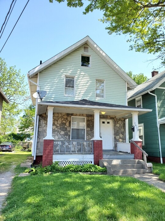 2619 Clyde Pl SW in Canton, OH - Foto de edificio