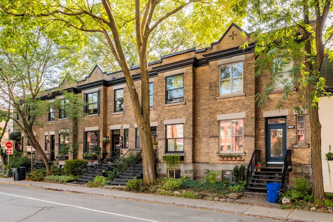 58 Somerville Av in Westmount, QC - Building Photo