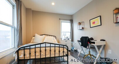 77 Linden St, Unit 2 in Boston, MA - Building Photo - Building Photo