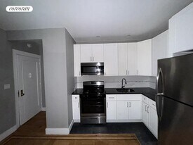 92 E 53rd St in Brooklyn, NY - Building Photo