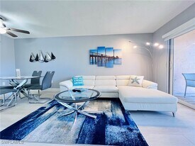 400 Forest Lakes Blvd in Naples, FL - Building Photo