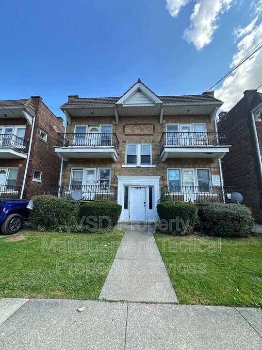 3289 E 143rd St in Cleveland, OH - Building Photo