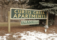 Curtis Creek Apartments in Livonia, MI - Foto de edificio - Building Photo