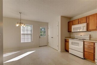 916 A Charlotte St in Clarksville, TN - Building Photo - Building Photo