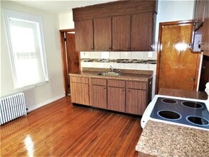 131 Kent Ave in Bridgeport, CT - Foto de edificio - Building Photo