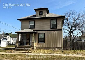 210 Marion Ave NW in Grand Rapids, MI - Building Photo