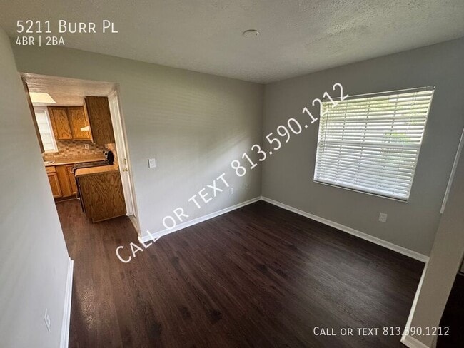 5211 Burr Pl in Seffner, FL - Foto de edificio - Building Photo
