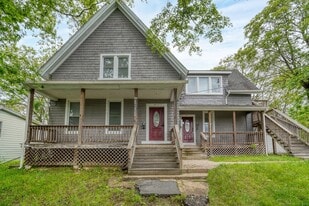 44 Summer St in Norwich, CT - Building Photo