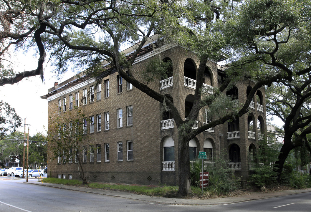 302 E Victory Dr in Savannah, GA - Foto de edificio