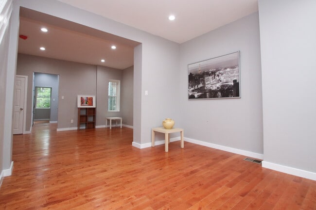 3831 N Sydenham St in Philadelphia, PA - Building Photo - Building Photo