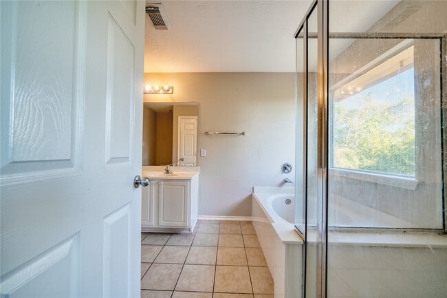 property at 2907 Hackamore Ln