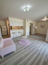 FREE UTILITIES!!   GREAT VIBES!! in Albuquerque, NM - Building Photo - Building Photo