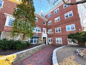 2018 Commonwealth Ave in Boston, MA - Building Photo - Building Photo