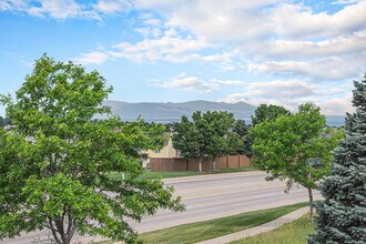 3833 E Aldenbridge Cir in Littleton, CO - Building Photo - Building Photo