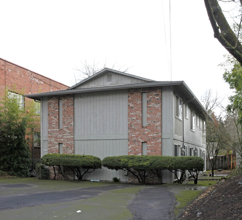 1322 NW 25th Ave in Portland, OR - Building Photo