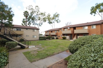 James Place Apartments in Chula Vista, CA - Building Photo - Building Photo