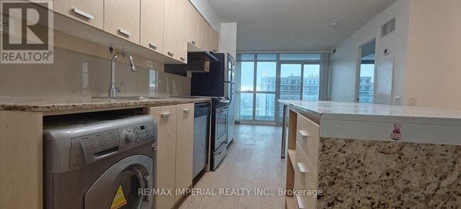 property at 33 Singer Ct