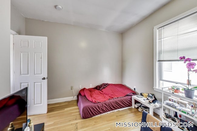 47 Hillside St in Boston, MA - Building Photo - Building Photo