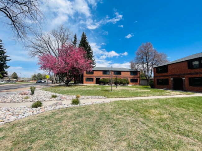 property at 2443 Paseo Rd
