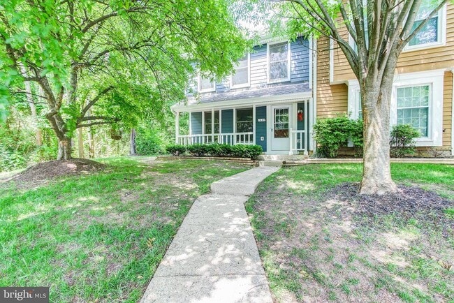 1550 Twisted Oak Dr in Reston, VA - Building Photo - Building Photo