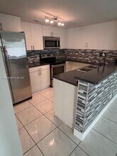 6845 SW 45th Ln in Miami, FL - Building Photo - Building Photo