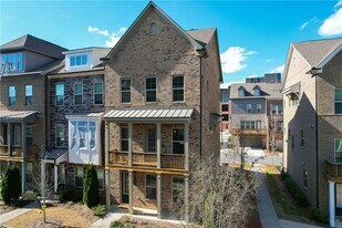 5051 Pinckney Ln in Peachtree Corners, GA - Building Photo