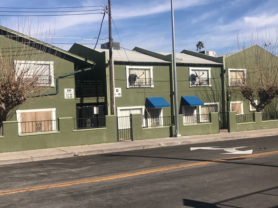 520 S 13th St in Las Vegas, NV - Building Photo
