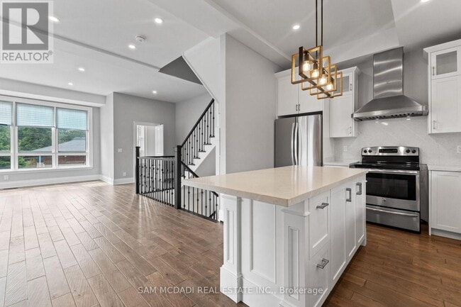 15 Old Oak Dr in Toronto, ON - Building Photo - Building Photo