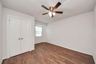 6034 Vickijohn Dr in Houston, TX - Building Photo - Building Photo