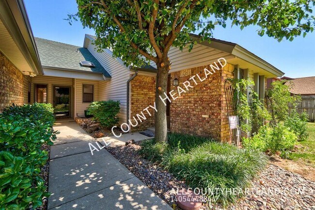 10408 Casa Linda in Oklahoma City, OK - Building Photo - Building Photo