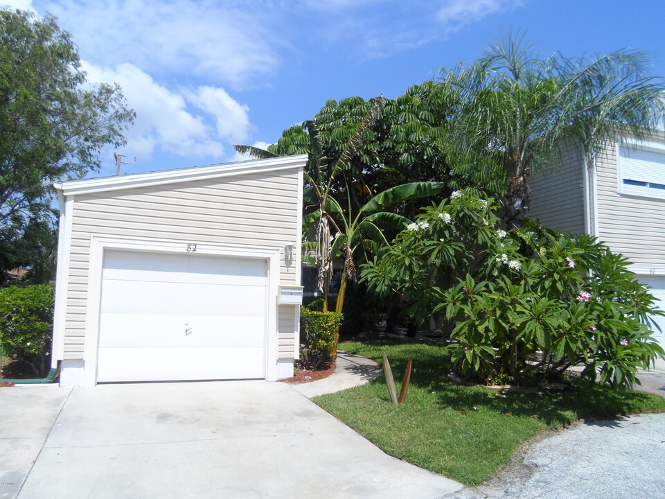82 Emerald Ct in Satellite Beach, FL - Building Photo