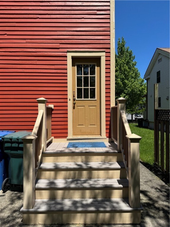 123 Comfort St in Rochester, NY - Building Photo - Building Photo