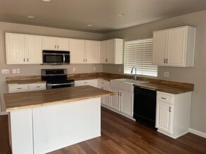 7433 Spey Dr in Reno, NV - Building Photo - Building Photo