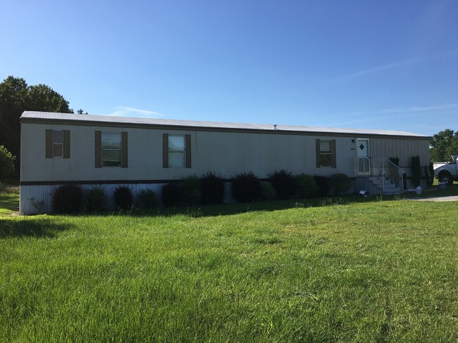 1009 Antioch Rd in Pikeville, NC - Building Photo - Building Photo