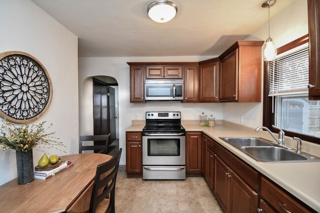 306 S Chicago Ave in Sioux Falls, SD - Foto de edificio - Building Photo