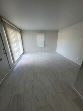 10631 Saratoga st in Oak Park, MI - Building Photo - Building Photo