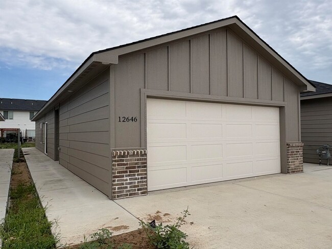 property at 1010 N Kansas St