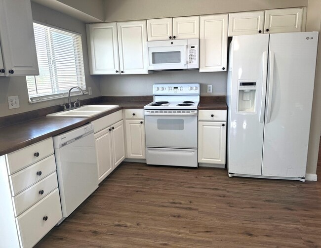 property at 15501 E Jewell Pl