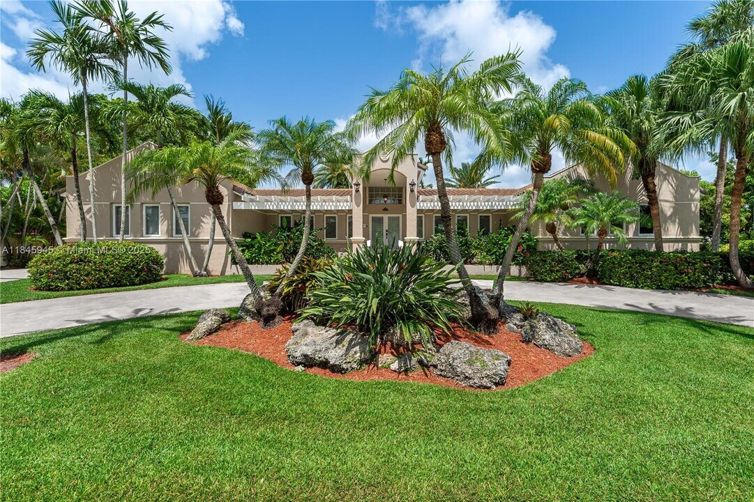 17494 SW 83rd Ct in Palmetto Bay, FL - Foto de edificio