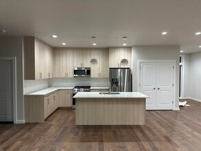 222 Curtis Dr in Longview, WA - Building Photo - Building Photo