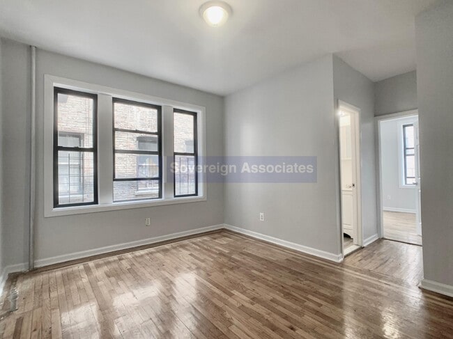 87 Post Ave in New York, NY - Foto de edificio - Building Photo
