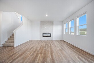 15962 Syracuse St in Thornton, CO - Building Photo - Building Photo