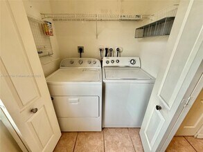 15800 SW 92nd Ave in Palmetto Bay, FL - Building Photo - Building Photo
