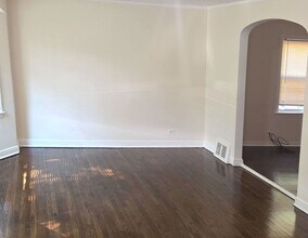 8509 S Yates Blvd in Chicago, IL - Building Photo - Building Photo