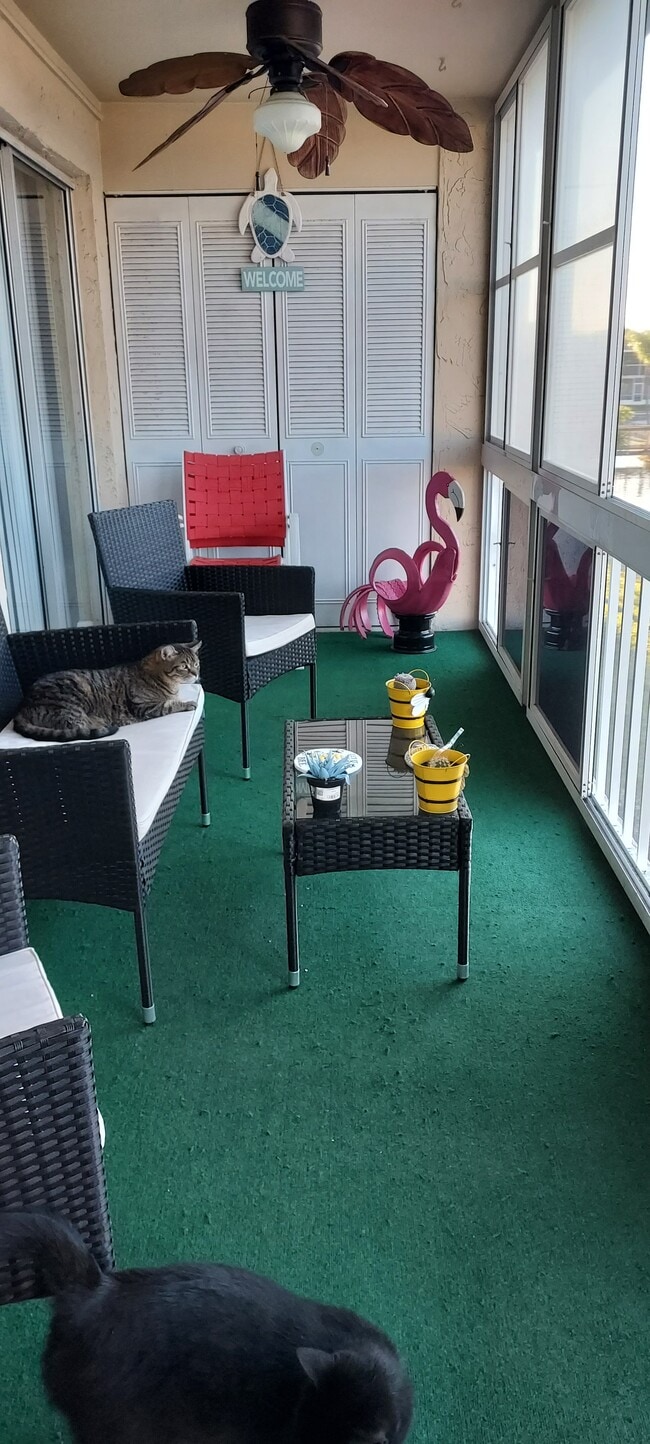 2135 N Courtenay Pky, Unit A205 in Merritt Island, FL - Foto de edificio - Building Photo