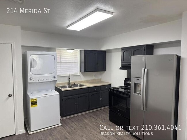 214 Merida St in San Antonio, TX - Foto de edificio - Building Photo