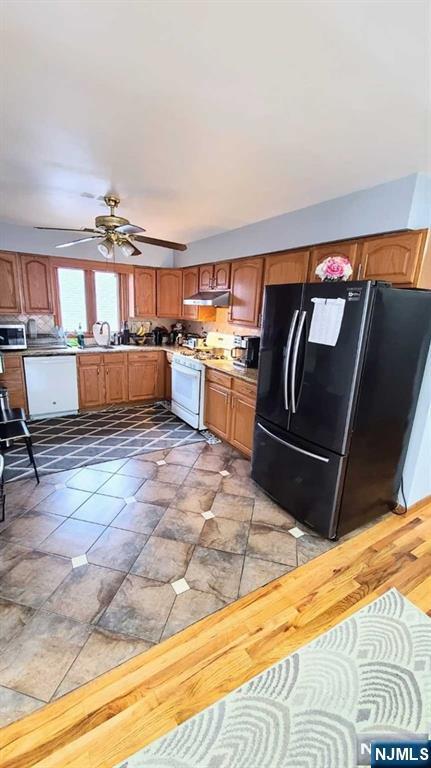 557 Elizabeth Ave in Lyndhurst, NJ - Building Photo - Building Photo