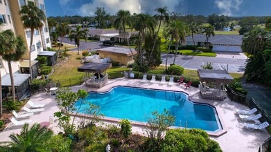 8950 Park Blvd, Unit 605 in Seminole, FL - Building Photo - Building Photo