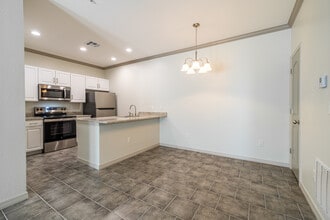 The Heights in Durant, OK - Foto de edificio - Interior Photo